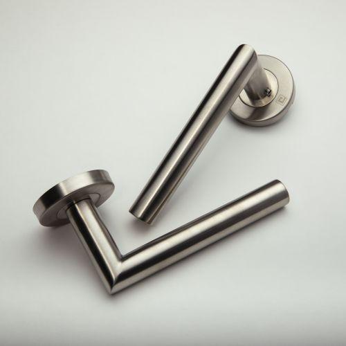 Béquille double sur rosace bec de cane JADE série 1394 - Inox - Droite